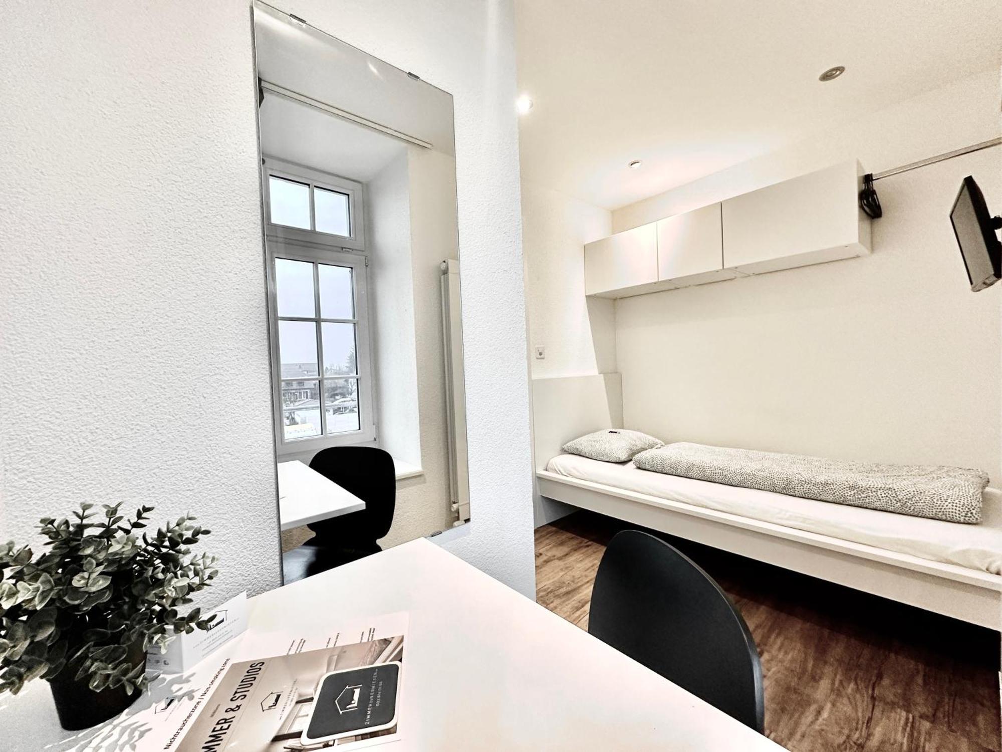 Monteurzimmer - Worker'S Accommodation - Zimmerzuvermieten Oensingen エクステリア 写真
